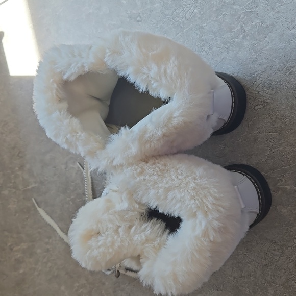 Fashion Boots - Picture 4 of 5